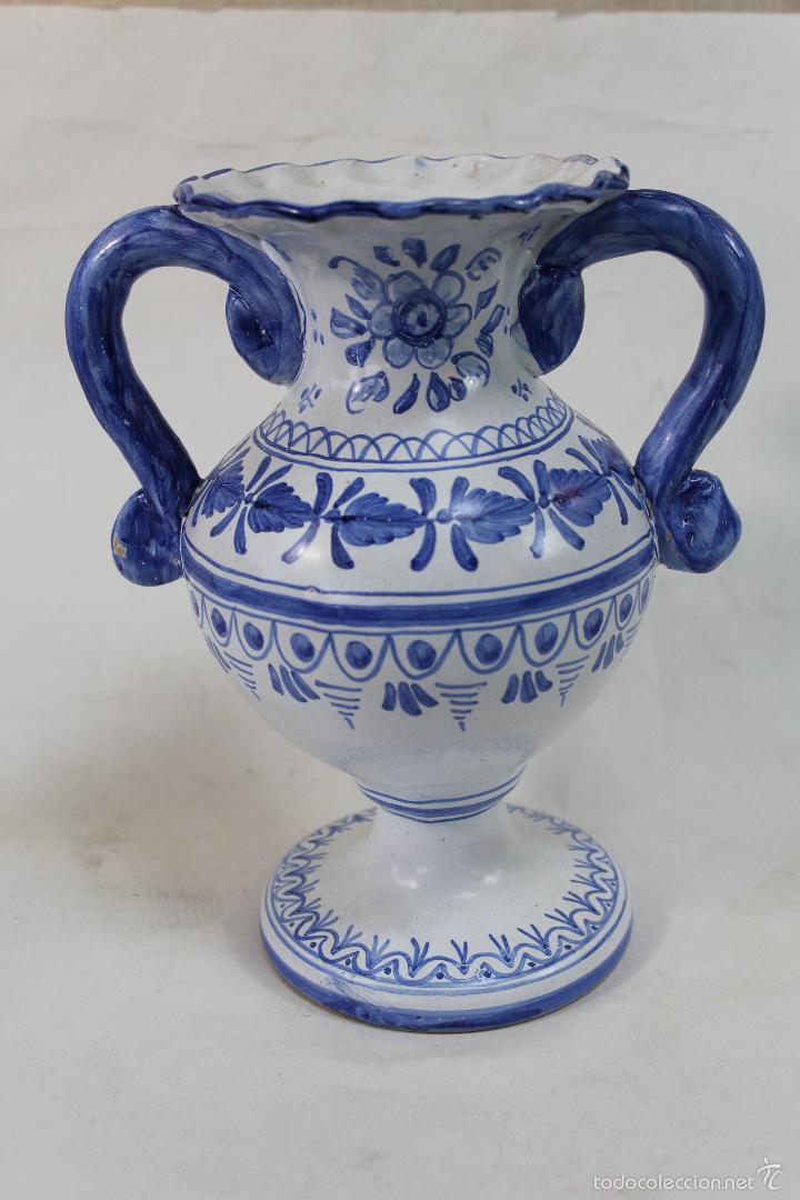 Antig&uuml;edades: jarra en ceramica de talavera - Foto 1
