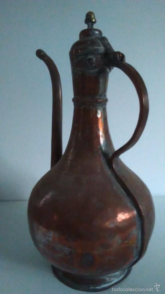 Antig&uuml;edades: Jarra / Aceitera antigua de cobre - Foto 2