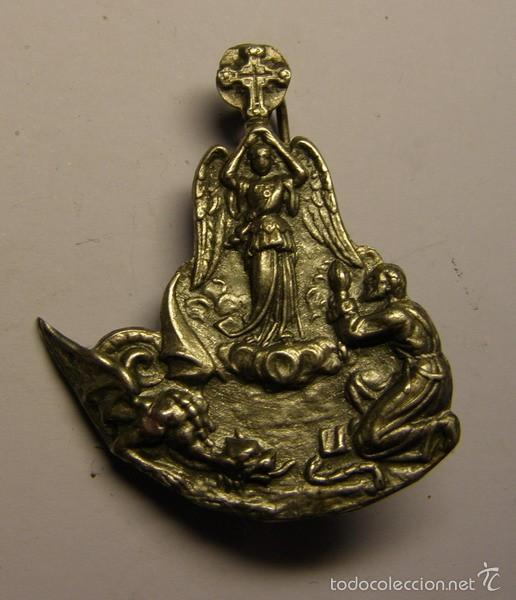 Antig&uuml;edades: Medalla religiosa tipo aguja. - Foto 1