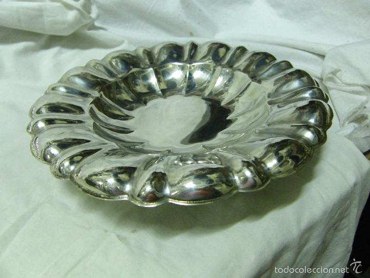 Antig&uuml;edades: PAREJA DE BANDEJAS DE PLATA-PUNZONADAS E IGUALES - Foto 7