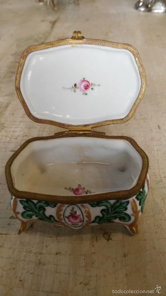 Antig&uuml;edades: CAJA DE PORCELANA - Foto 3