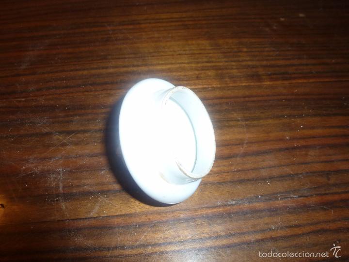 Antig&uuml;edades: tapa de porcelana para bote - Foto 2