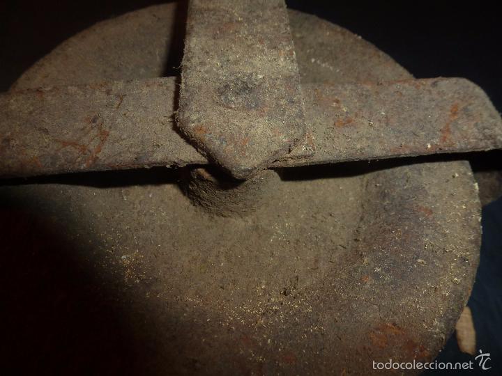 Antig&uuml;edades: polea de hierro - Foto 3