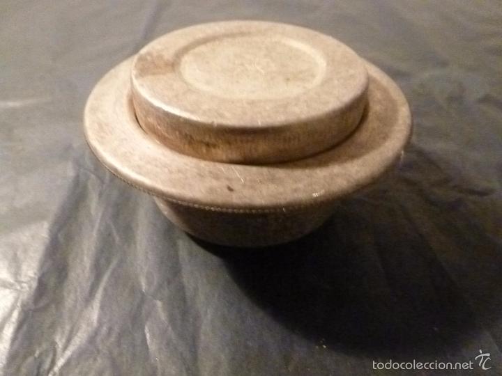Antig&uuml;edades: caja de metal redonda - Foto 4