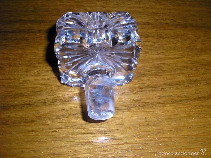Antig&uuml;edades: LICORERA TALLADA CON CUELLO DE PLATA - Foto 4