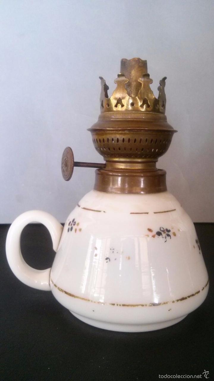 Antig&uuml;edades: Quinque peque&ntilde;o de opalina con asa - Foto 5