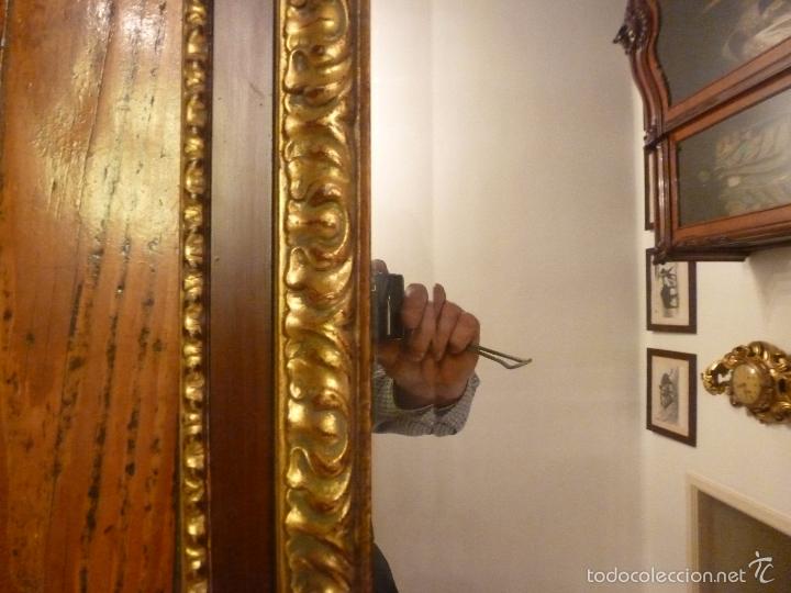 Antig&uuml;edades: espejo de madera dorado y marron - Foto 2