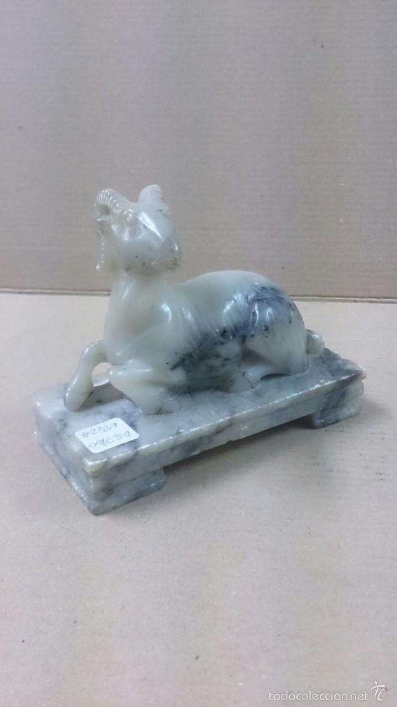Antig&uuml;edades: Figura de cabra en piedra - Foto 1