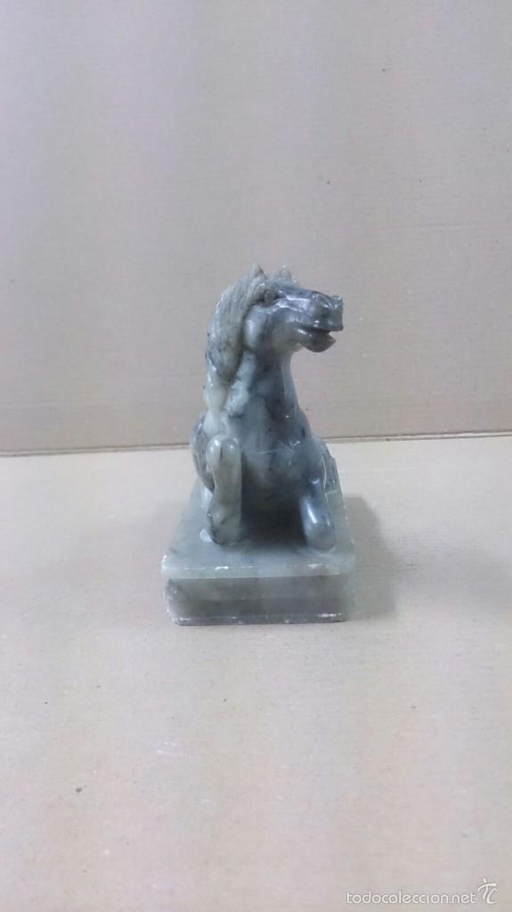 Antig&uuml;edades: Figura de caballo en piedra - Foto 4
