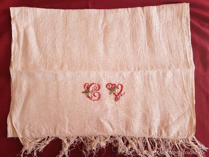 Antiquit&eacute;s: TOALLA CON FLECOS Y LETRAS BORDADES - PRIMERA MITAL DEL SIGLO XX