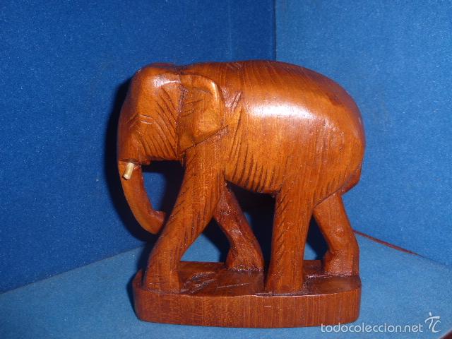 Antig&uuml;edades: ELEFANTE DE MADERA TALLADA