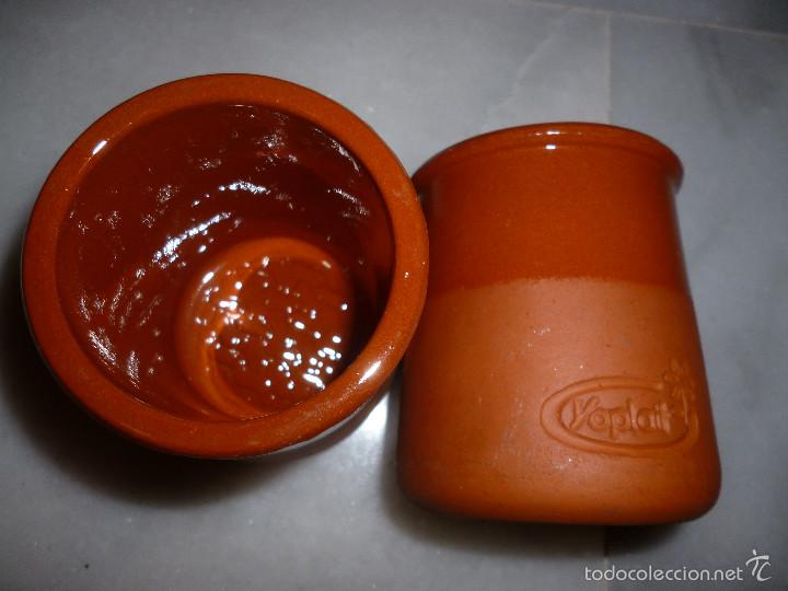 Antig&uuml;edades: DOS VASOS DE BARRO DE YOPLAIT - Foto 1