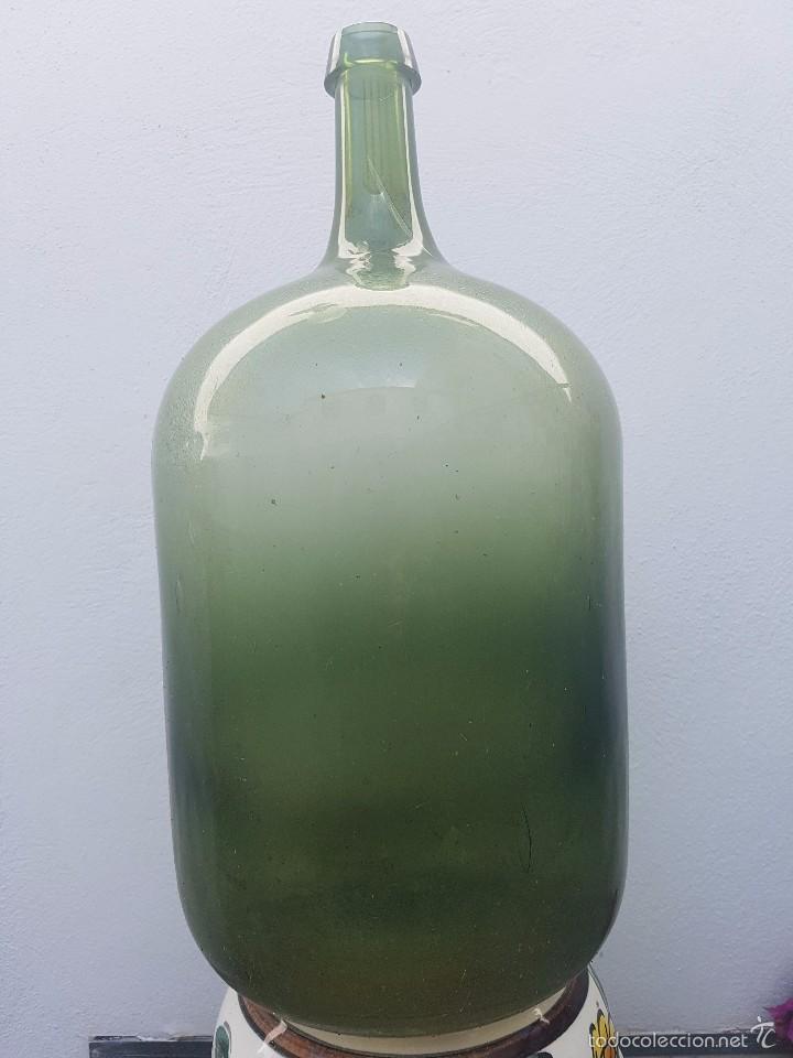 Oggetti Antichi: GARRAFA CRISTAL VERDE OSCURO ANTIGUA - PRECIOSO PARA DECORACION