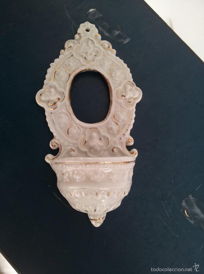Antig&uuml;edades: BENDITERA ANTIGUA EN PORCELANA - Foto 1