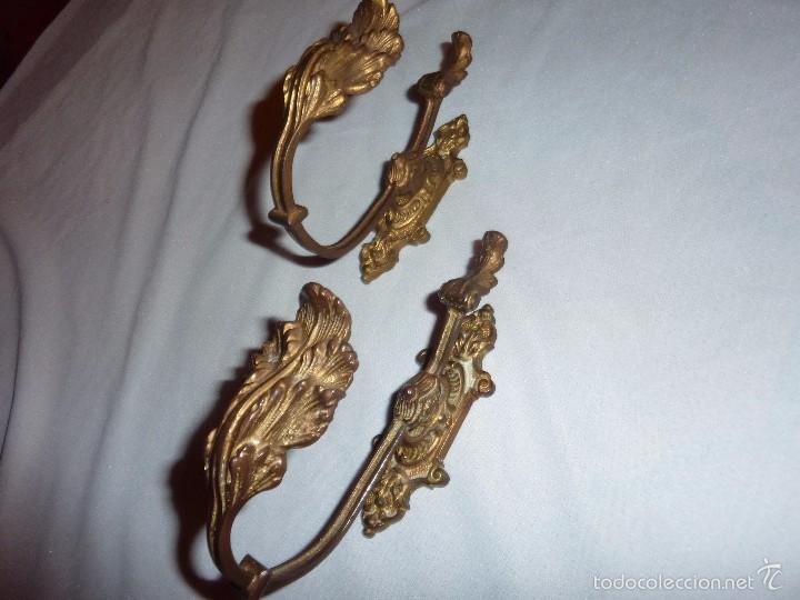Antig&uuml;edades: PAREJA DE COLGADORES. - Foto 3