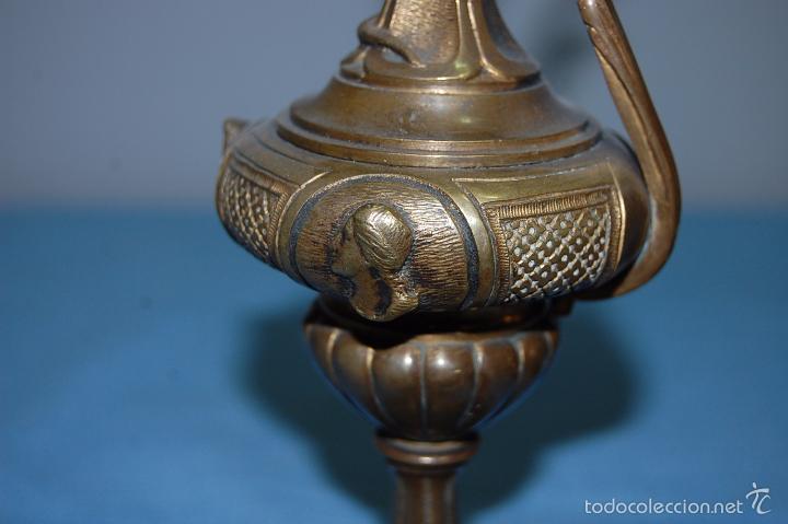 Antig&uuml;edades: PAREJA JARRONES CON RELIEVE  EN BRONCE DE 1900 - Foto 5