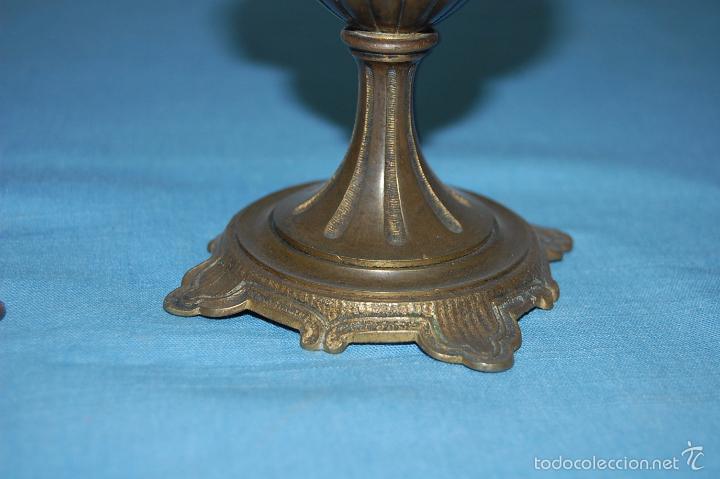 Antig&uuml;edades: PAREJA JARRONES CON RELIEVE  EN BRONCE DE 1900 - Foto 7