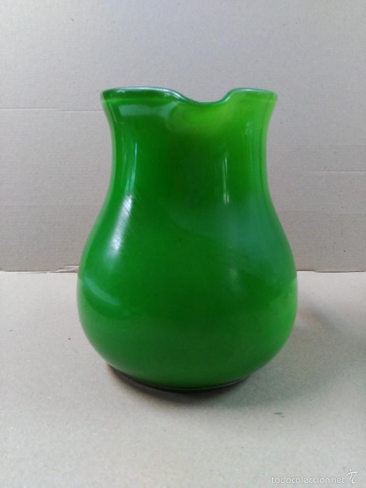 Antig&uuml;edades: Jarra de cristal verde - Foto 2