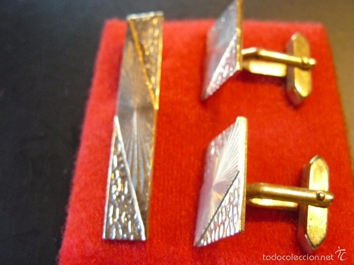 Antig&uuml;edades: 2 PARES DE GEMELOS Y AGUJA PARA CORBATA - Foto 4