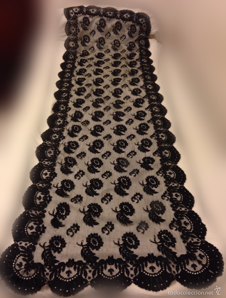 Antig&uuml;edades: Mantilla Chal blonda espa&ntilde;ola. - Foto 2