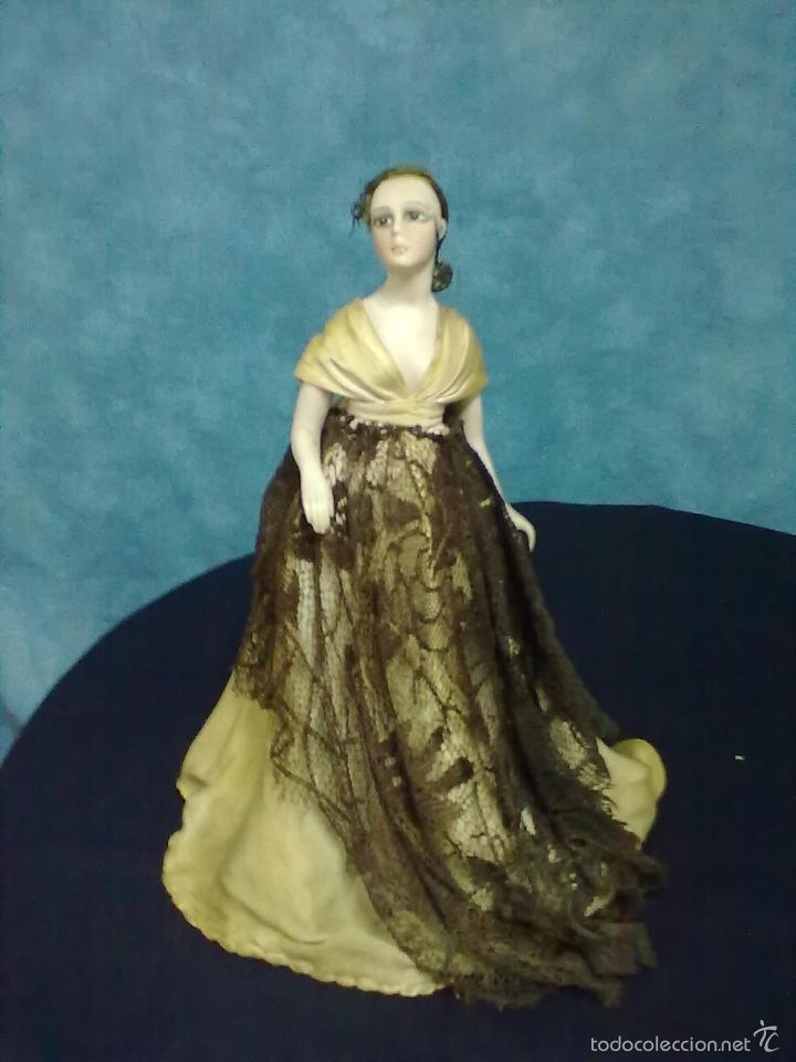 Antig&uuml;edades: MU&Ntilde;ECA PANTALLA LAMPARA PARA RESTAURAR. - Foto 1