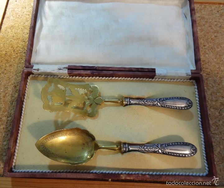 Antig&uuml;edades: Set de 2 cubiertos de plata con su caja original - Foto 3
