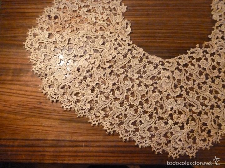 Antig&uuml;edades: TROZO DE TELA BLANCO CUELLO - Foto 3