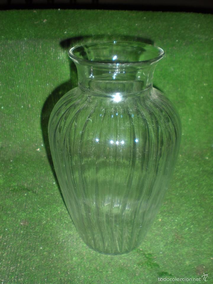 Antig&uuml;edades: JARRON DE CRISTAL