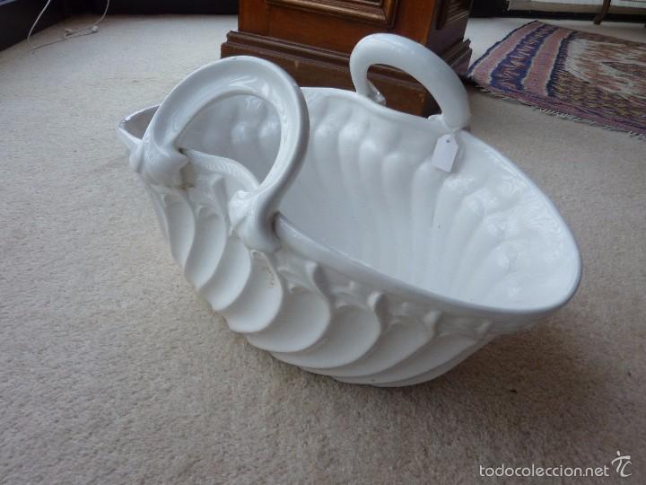 Antig&uuml;edades: CESTA DE PORCELANA. MANISES. - Foto 1