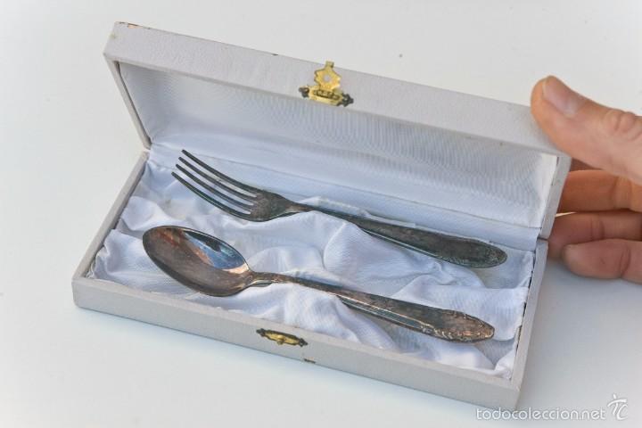 Antig&uuml;edades: Antiguo Estuche cubiertos peque&ntilde;os de plata. - Foto 1