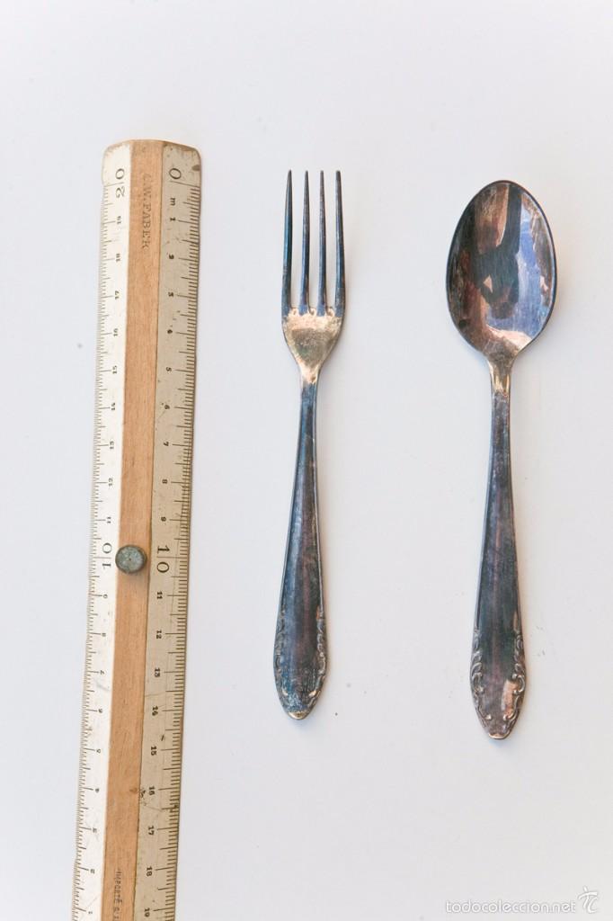 Antig&uuml;edades: Antiguo Estuche cubiertos peque&ntilde;os de plata. - Foto 2