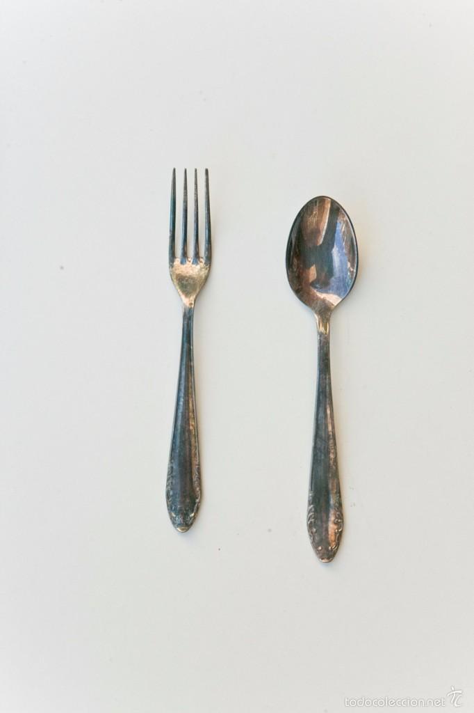 Antig&uuml;edades: Antiguo Estuche cubiertos peque&ntilde;os de plata. - Foto 3