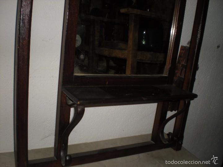 Antig&uuml;edades: ESPEJO CON PERCHERO TONET - Foto 3
