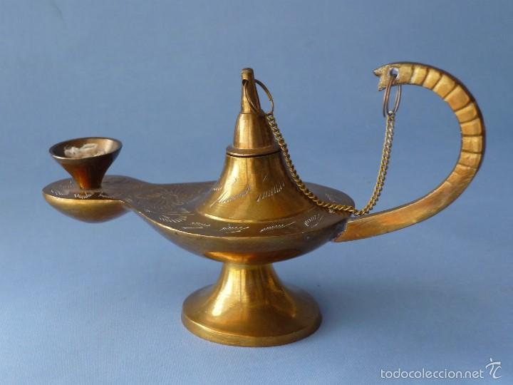 Antig&uuml;edades: LAMPARA DE ACEITE DE BRONCE.LABRADA. 18X10CM. - Foto 1