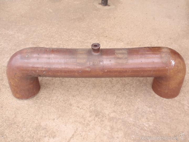 Antig&uuml;edades: Tuberia antigua de gress. Medidas 143 cm x 43 cm x 24 cm diametro. Con sello fabricacion
