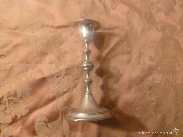 Antig&uuml;edades: candelero de metal - Foto 1