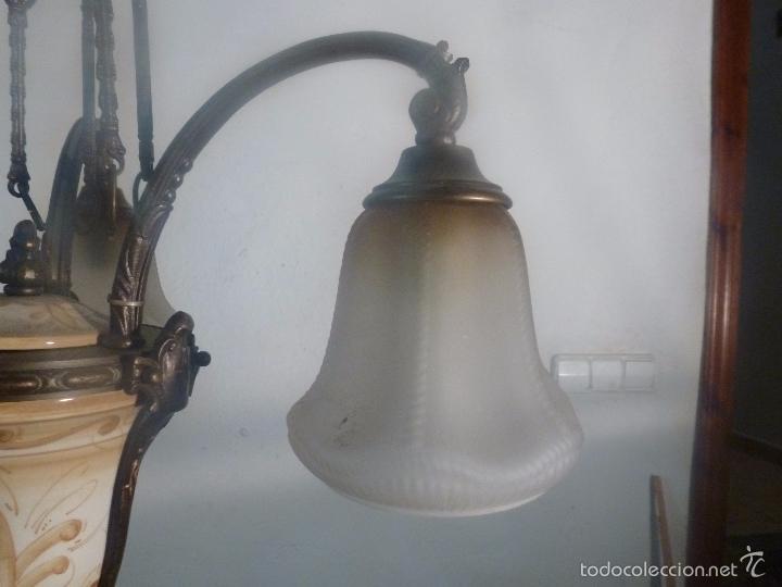 Antig&uuml;edades: lampara de bronce y tulipas - Foto 5