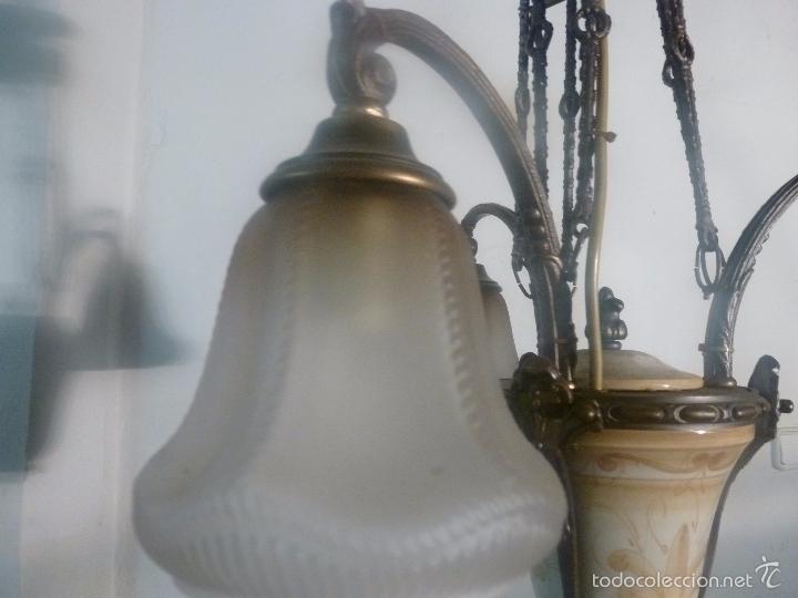 Antig&uuml;edades: lampara de bronce y tulipas - Foto 6