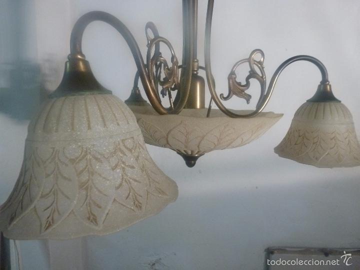Antig&uuml;edades: lampara de bronce y tulipas - Foto 4