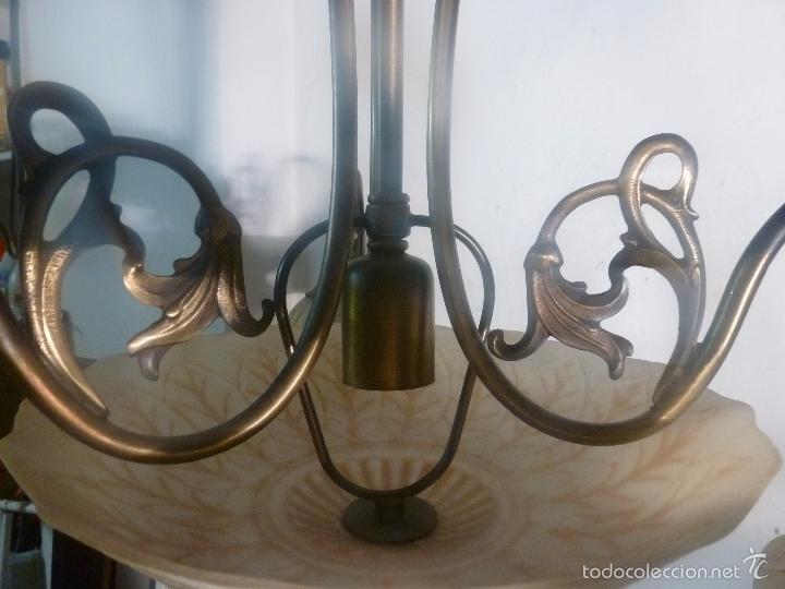 Antig&uuml;edades: lampara de bronce y tulipas - Foto 5