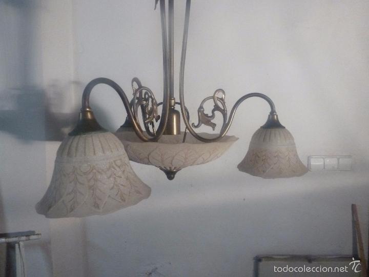 Antig&uuml;edades: lampara de bronce y tulipas - Foto 7