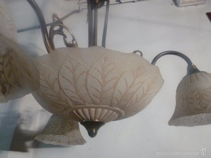 Antig&uuml;edades: lampara de bronce y tulipas - Foto 11