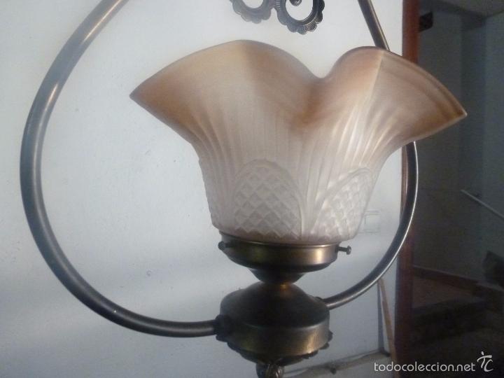Antig&uuml;edades: lampara de bronce y tulipas - Foto 7