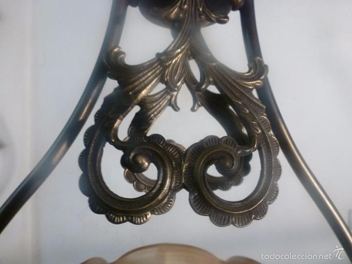 Antig&uuml;edades: lampara de bronce y tulipas - Foto 8