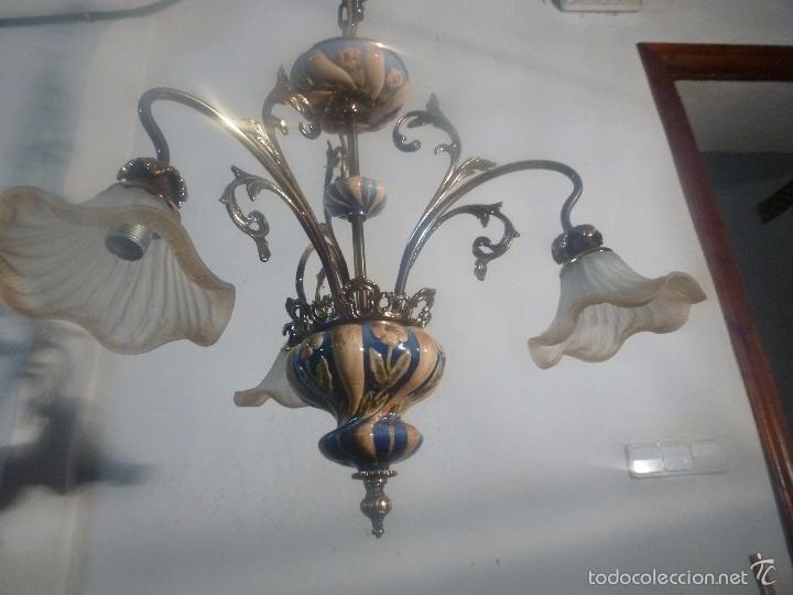 Antig&uuml;edades: lampara de bronce y tulipas - Foto 2