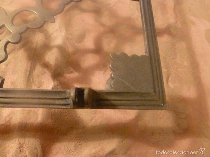 Antig&uuml;edades: atril incompleto de bronce - Foto 9