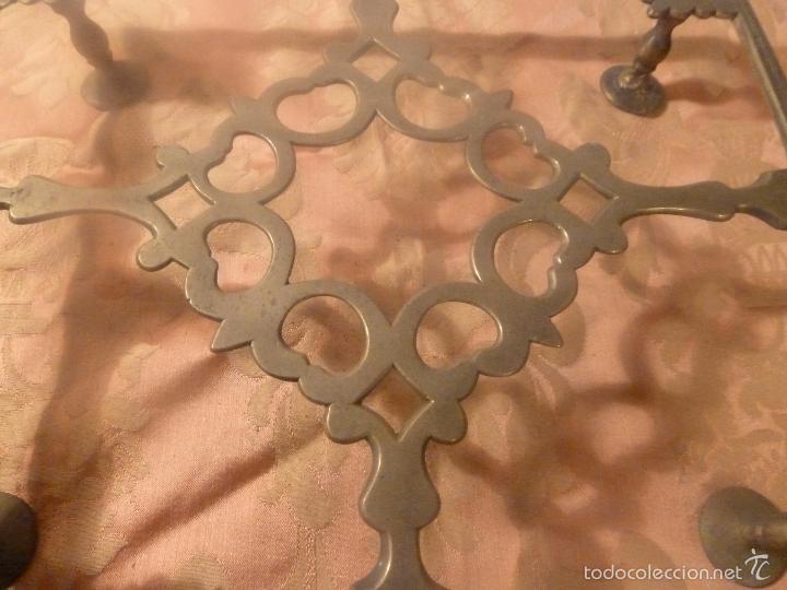 Antig&uuml;edades: atril incompleto de bronce - Foto 10
