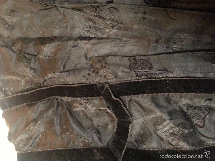 Antigüedades: brocado traje cola siglo xviii negro seda cuello bordado mangas y terciopelo ideal virgen difuntos - Foto 24 - 57671624