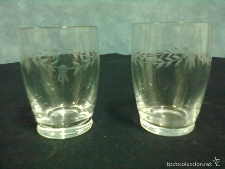 Antig&uuml;edades: DOS PEQUE&Ntilde;OS VASOS CRISTAL TALLADO - Foto 2