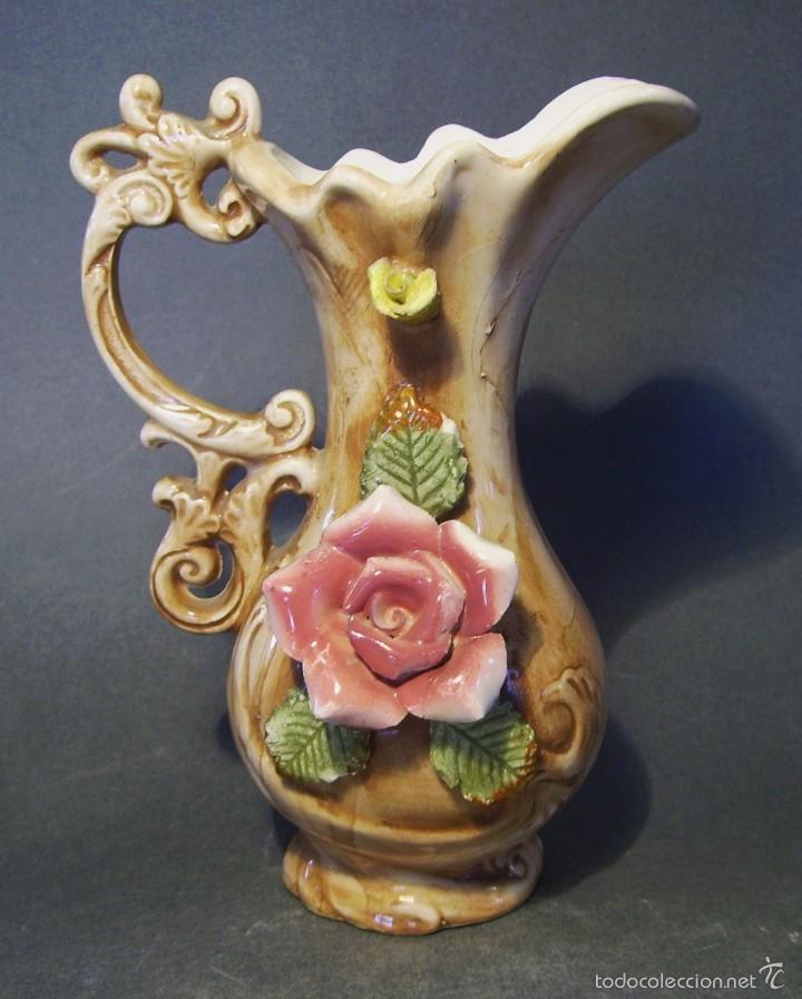 Antig&uuml;edades: JARRA  DE  PORCELANA  TIPO  CAPODIMONTE - Foto 1